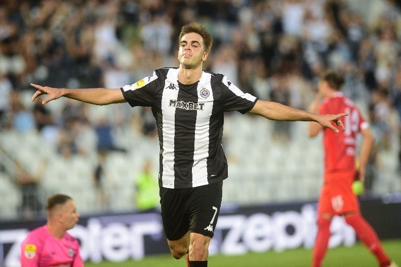 NA "MARAKANI" I U HUMSKOJ IH ČEKAJU "Zvezdaš" i "partizanovac" odradili trening u Nemačkoj pred 2.000 navijača