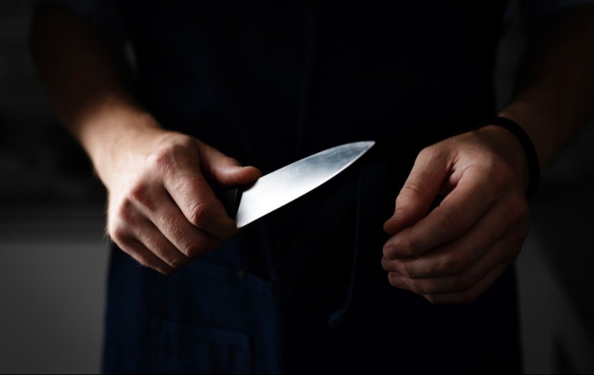 ZAŠTITIO KOLEGINICU OD NASILNIKA, PA IZBODEN! Jedna osoba povređena u stravičnom napadu u Beogradu