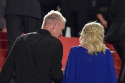 Pevač rasturio brak zbog ženine prijateljice: Svi se zgražavaju, kažu da zaslužuje zgodniju i lepšu!