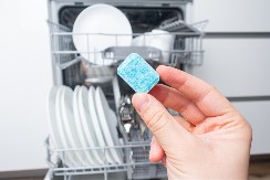 Sama pravim tablete za pranje sudova u mašini: Jeftine su, prirodne, a posuđe blista!