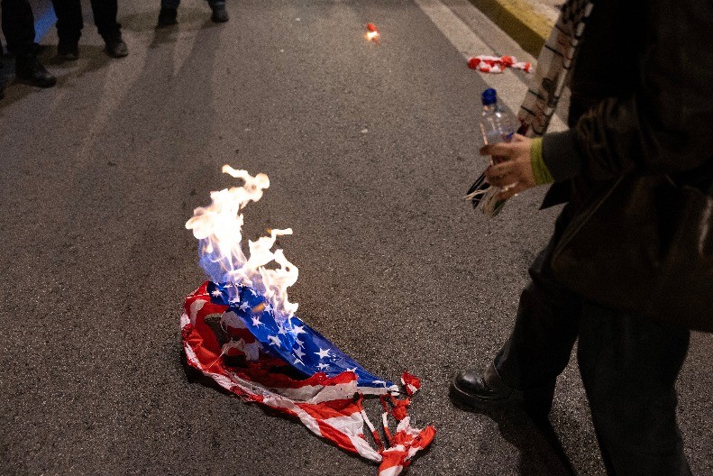 PROTEST ISPRED KONZULATA SAD Jenkiji, idite kući!