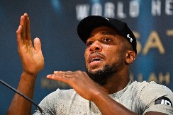 OVO SE ČEKALO Entoni Džošua se oglasio prvi put nakon stravične nesreće