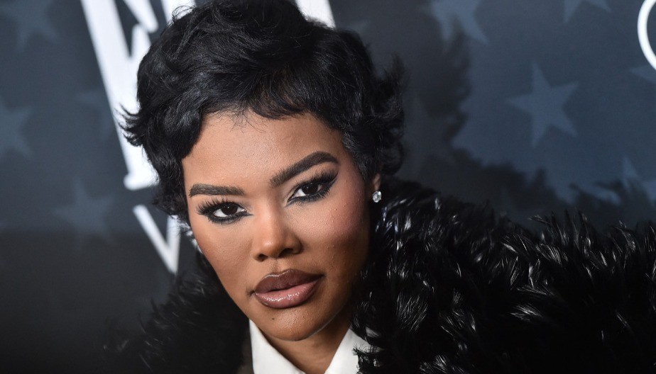 Ima 35 godina i kažu da je ovo nova Dikapriova devojka: Pojavila se na crvenom tepihu i oduvala sve, a nije nosila usku haljinu