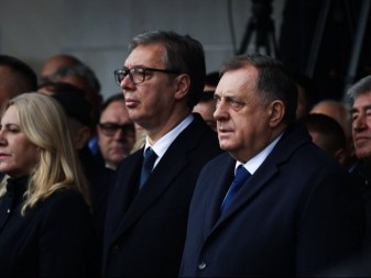 PRED NAMA JE VEOMA TEŠKA GODINA, EKONOMSKI USPEŠNA A POLITIČKI NAJTEŽA Vučić na otvaranju bolnice u Trebinju: Volimo Srpsku i ne stidimo se da to kažemo! 