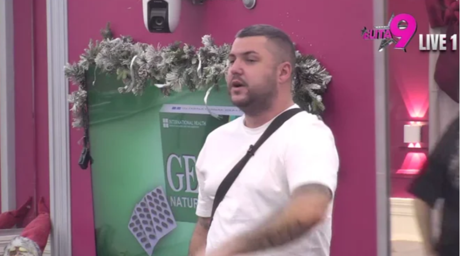 ASMIN PAO U NESVEST NAKON INTIMNOG ODNOSA: "Bilo je 19 puta!"