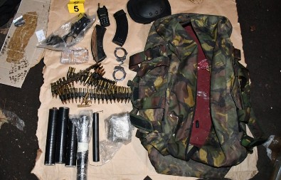 VELIKA AKCIJA POLICIJE Zaplenjeno oružje, snajperi, lažna službena legitimaciјa...