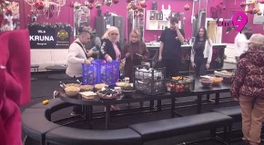 U ELITU 9 STIGAO SPECIJALAN PAKET Na Badnji dan su u Belu kuću uneli ovo (FOTO) 