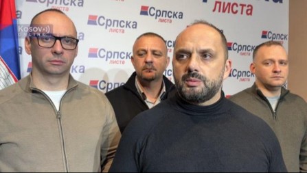 "MIR BOŽIJI IM SMETA"  – Radojević o oduzetom transparentu u Severnoj Mitrovici