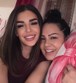 PRAZNIČNA IDILA U DOMU ZLATE PETROVIĆ Ena i Peja ne skidaju osmehe, a tu je i on! (FOTO)