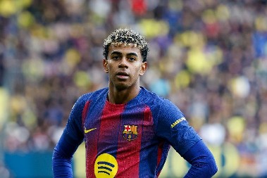 DA LI POSTOJI PROBLEM? Jamal zabrinuo navijače Barselone