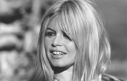 BRIŽIT BARDO JE BILA SIMBOL AZURNE OBALE Sada će jedna slavna plaža biti nazvana po njoj 