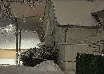  IMA TEŠKE POVREDE  maloletnik koji je pucao u svoje bližnje, pa sebi u glavu je teškom stanju 