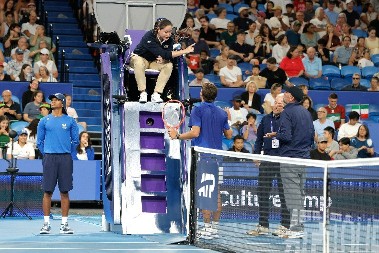 LEGENDA BLIZU KRAJA Vreme je za poslednji ples