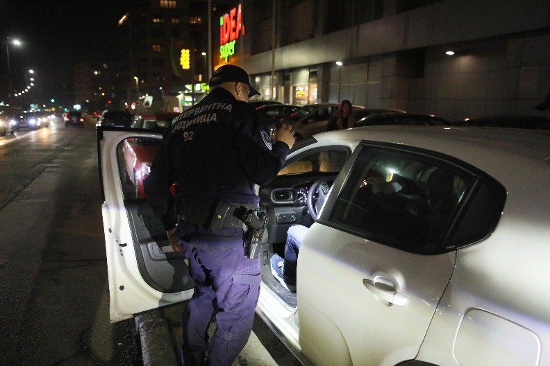 UHAPŠEN ZBOG NASILJA Bivšu izvukao iz kola, uvukao u svoje vozilo, zadao joj par udaraca