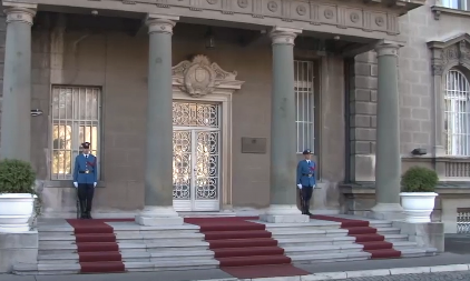 HRVATICA NASILNO POKUŠALA DA UĐE U PREDSEDNIŠTVO: Vređala srpsku policiju i zvaničnike