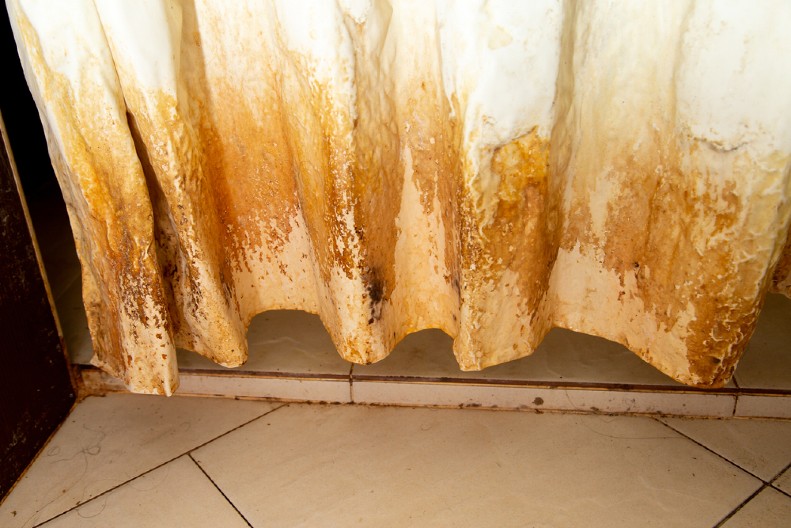 NE ČEKAJTE POSLEDNJI TRENUTAK Ako primetite ove znake, vreme je da operete svoje zavese, samo obratite pažnju na postupak