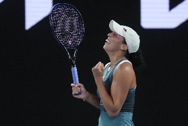 IZNENAĐENJE NA AUSTRALIJAN OPENU Amerikanka izbacila Švjontek i zakazala finale sa Sabalenkom