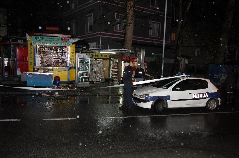 NEUSPELA PLJAČKA TRAFIKE Kada su razbojnici zatražili novac, radnik je isukao alatku pa su oni pobegli
