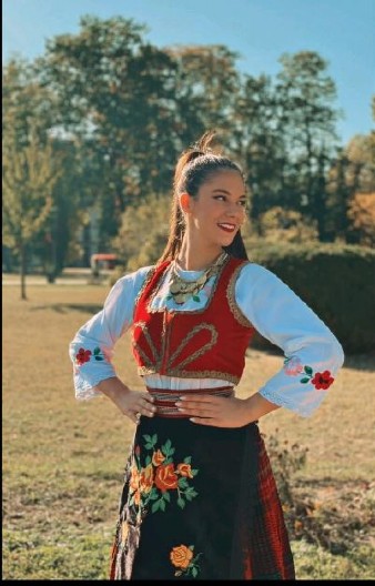 UMRLA LEPA MINA (19) IZ LOZNICE Uprkos lavovskoj borbi, bolest je bila jača