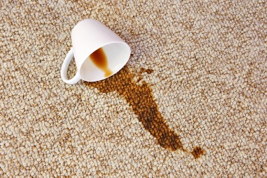 BRIŠE FLEKE ZA 5 MINUTA Prirodno sredstvo radi posao bolje od bilo koje hemikalije, tepih će ponovo biti kao nov