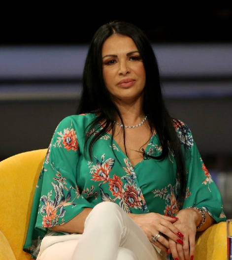 TINA IVANOVIĆ OTKRILA SVOJE PRAVO IME! Folkerka je ovo dugo krila od javnosti!