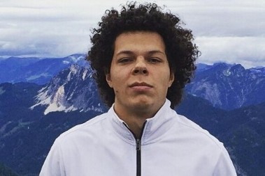 UBICA SA TVITERA IZ ČISTOG MIRA NASRED ULICE ZARIO NOŽ U SRCE MLADIĆA IZ ČAČKA! Šest godina od ubistva Miloša Mileusnića u Beogradu