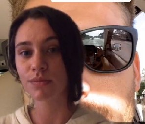 ODALA GA SITNICA NA FOTOGRAFIJI Sidni otkrila da je dečko vara – Njen snimak postao hit na TikToku