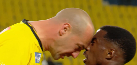 HAOS U SAUDIJSKOJ ARABIJI Borjan pobesneo i pobio se sa saigračima! Jednog udario glavom, drugog pesnicom