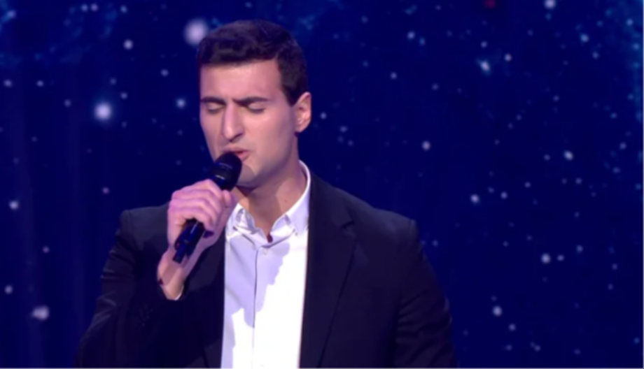 "CRNOGORSKI POLITIČAR PEVA ZA GLASAČE" Suočen sa kritikama! 