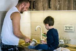 Ne primeti se odmah, tek kada malo poraste: Šta dete nasleđuje od oca, 1 stvar će vas skroz iznenaditi