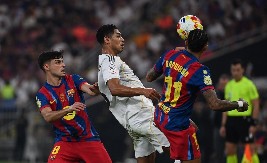 SPEKTAKULARAN EL KLASIKO Barselona pobedila Real i odbranila titulu u Superkupu Španije