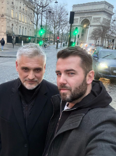 EVO KOLIKO JE ACA KOS MLAĐI OD ČEDE JOVANOVIĆA Žive zajedno, a niko nije slutio da je ovolika razlika u godinama 