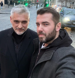 EVO KOLIKO JE ACA KOS MLAĐI OD ČEDE JOVANOVIĆA Žive zajedno, a niko nije slutio da je ovolika razlika u godinama 