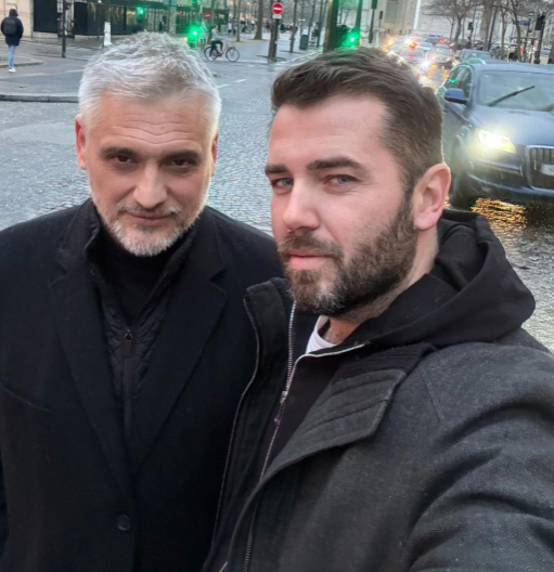 EVO KOLIKO JE ACA KOS MLAĐI OD ČEDE JOVANOVIĆA Žive zajedno, a niko nije slutio da je ovolika razlika u godinama 