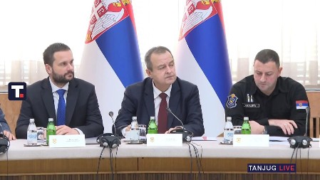 POČELA VANREDNA SEDNICA REPUBLIČKOG ŠTABA ZA VANREDNE SITUACIJE Predsedava ministar Dačić