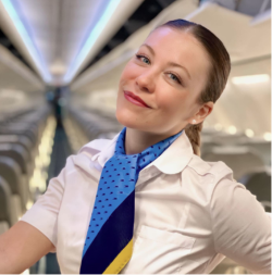 KAD OBUČE UNIFORMU, OVO VIŠE NE SME DA RADI Stjuardesa Barbara otkrila stroga pravila svog posla