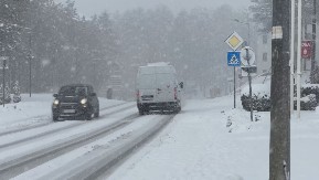 ŠTA JE CRNI LED I ZAŠTO JE OPASAN U SAOBRAĆAJU? Stručnjak otkrio 3 ZLATNA saveta za vozače
