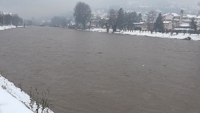 VANREDNA ODBRANA OD POPLAVA NA SNAZI NA 5 REKA U SRBIJI Oglasili se nadležni: Građanima upućen HITAN apel