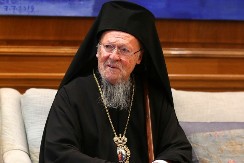 KO DAJE AUTOKEFALIJU U PRAVOSLAVLJU? Carigrad i Moskva u ratu za kontrolu nad crkvama širom sveta