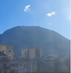 „JE L’ IKO IŠAO NA GEOGRAFIJU?“ „JE L’ IKO IŠAO NA GEOGRAFIJU?“ Snimak oblaka iznad Rumije digao paniku među Crnogorcima