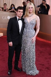 Svi gledaju ovu sliku: Da li vi vidite šta je čudno kod ovog para?