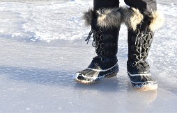 ZBOG OVOGA SE SMRZAVATE I U NAJDEBLJIM ČIZMAMA Eskimi nikada ne rade OVU stvar, a nikad im nije hladno