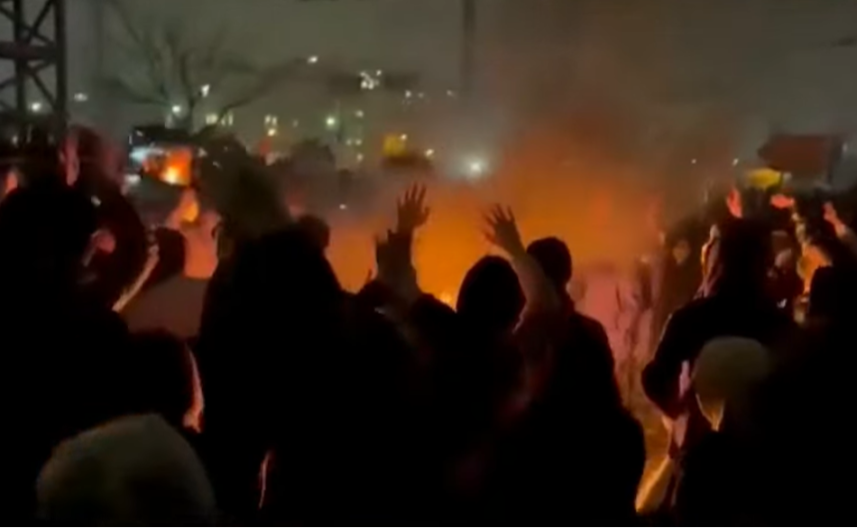 EVAKUACIJA IZ AMERIČKE VOJNE BAZE Isto se desilo pred napad na Iran u junu 2025.