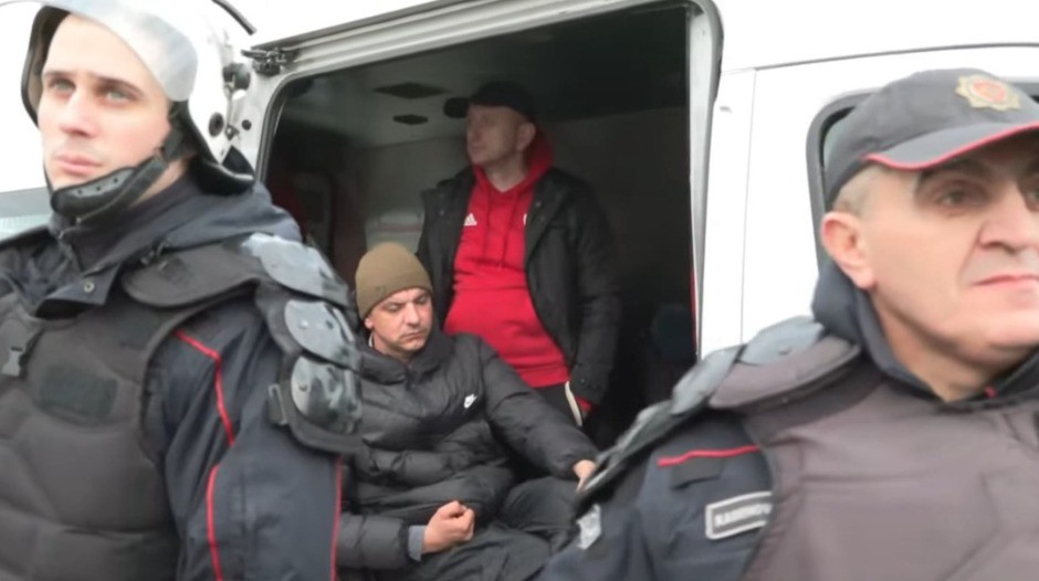 Knežević otkrio: Akciju policije u Botunu predvodio čovek koji je hapsio moju majku!