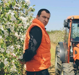 NENAD JEZDIĆ ODBIO DA PRODA IMANJE NA SELU Sa porodicom se odselio iz Beograda, a razvio je i unosan biznis: "Ima puno posla"