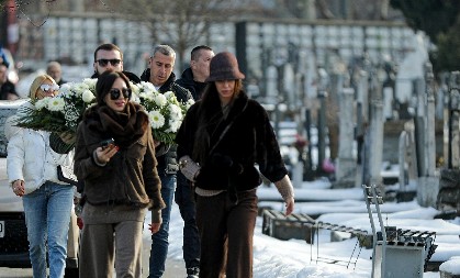 SAMO JEDNU STVAR DONEO JE NA ARKANOV GROB Sin čoveka koji je ubijen s Ražnatovićem prvi došao na pomen