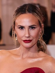 Topla crveno-roze i bordo nijanse su hit: Ovako se sada šminkaju usne