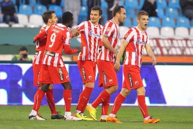 TURSKE ZASTAVE, MRŽNJA, PREMIJE OD PARTIZANA I TRI PRSTA Zvezdini fudbaleri se prisetili haosa i istorijskog meča u Novom Pazaru (VIDEO)