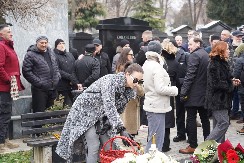 VELJKO RAŽNATOVIĆ SE OGLASIO POVODOM GODIŠNJICE ARKANOVE SMRTI Ocu odao počast! (FOTO)