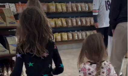 MALA KRALJICA Devojčicu (3) mama pustila da se obuče sama, svega se setila osim jedne stvari - smeh do suza!